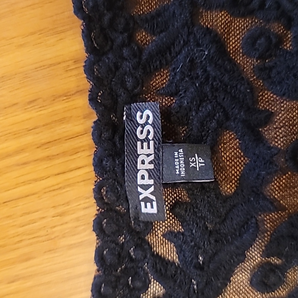 Express Lace Top - Picture 4 of 4